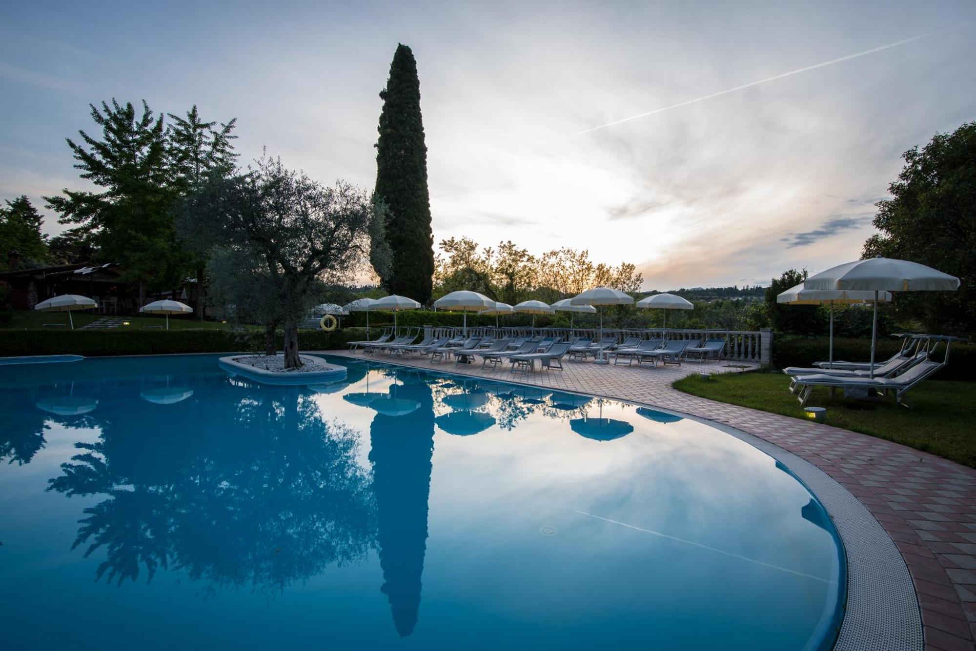 Hotel Porta Del Sole Soiano Del Lago Exterior photo